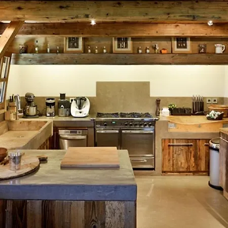 Maison *
